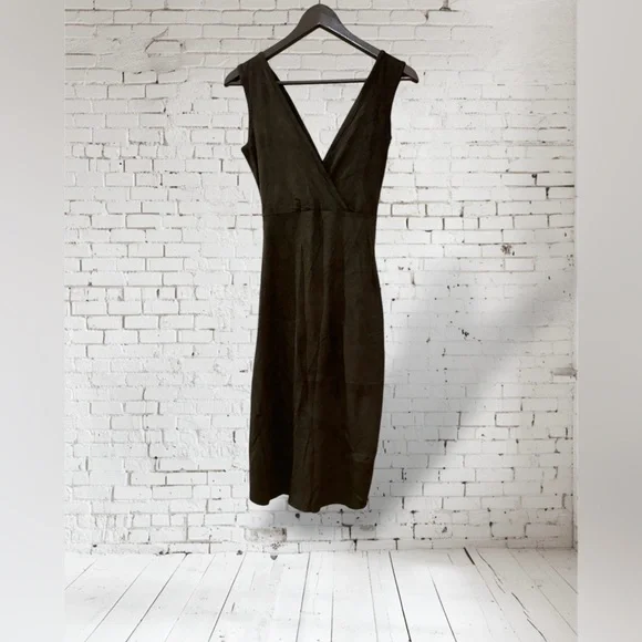 Elegant fashionable Cocktail Dress - Picture 2 of 2